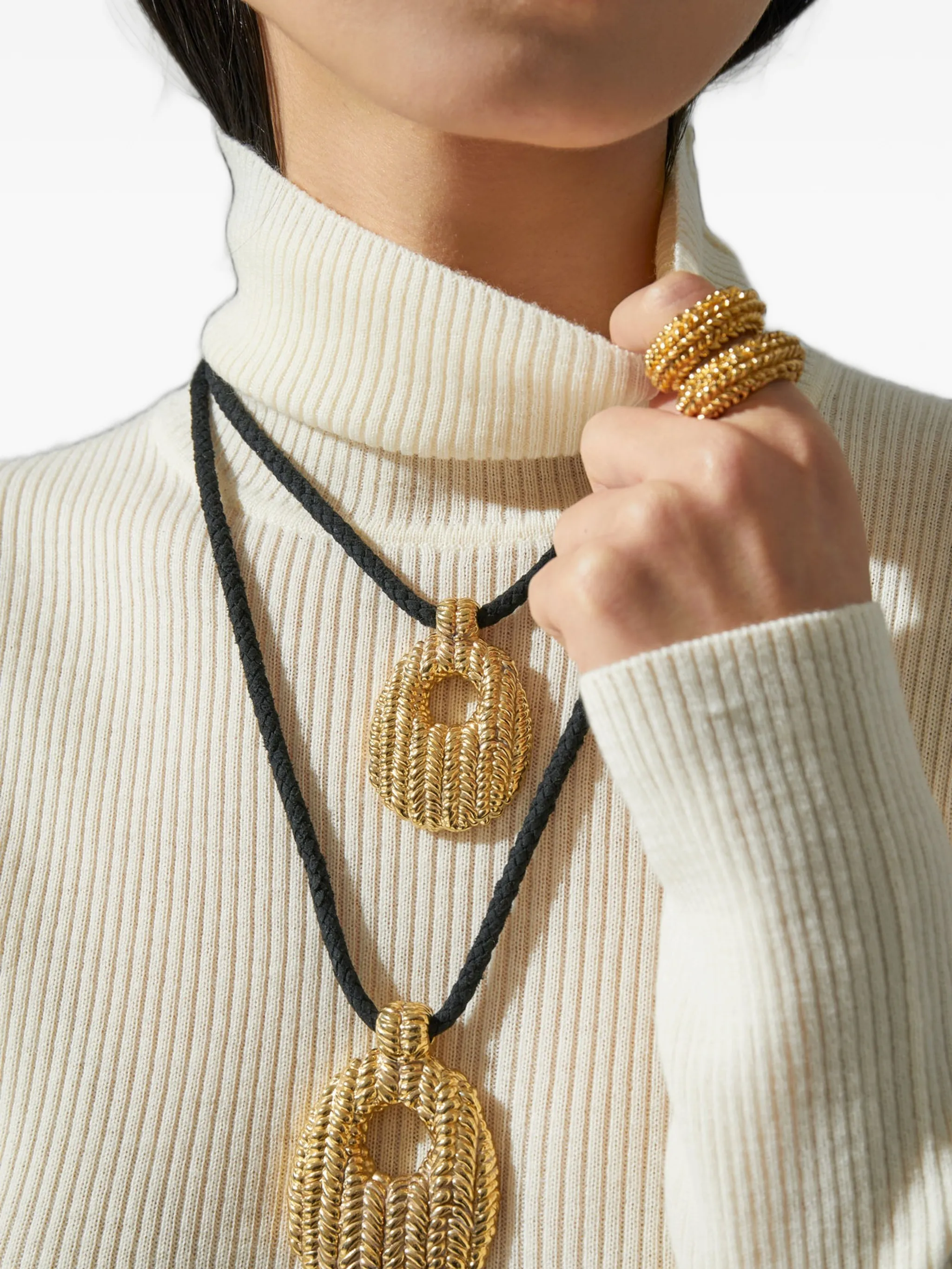 small Manuela pendant necklace