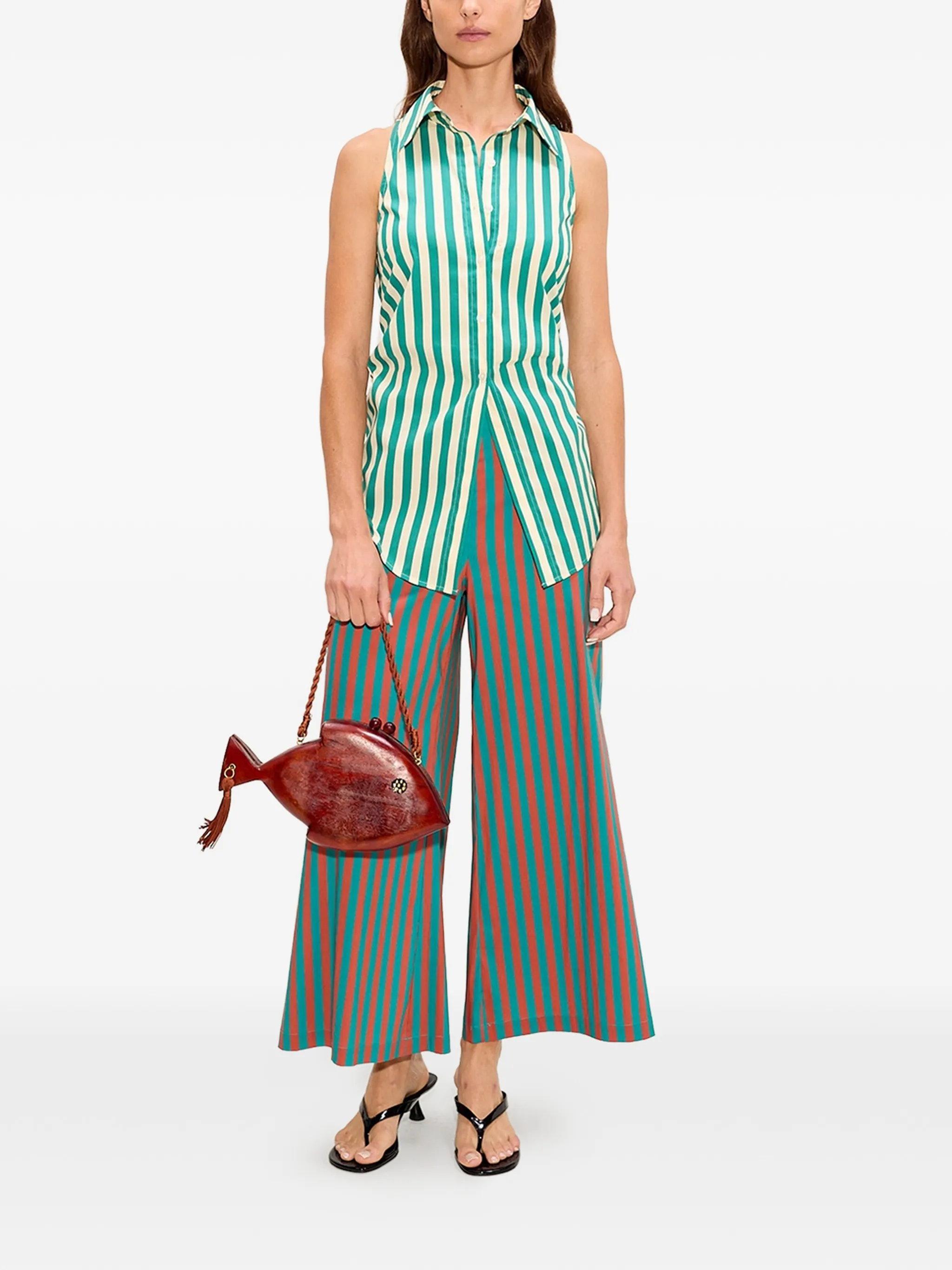 loch sleeveless poplin button up