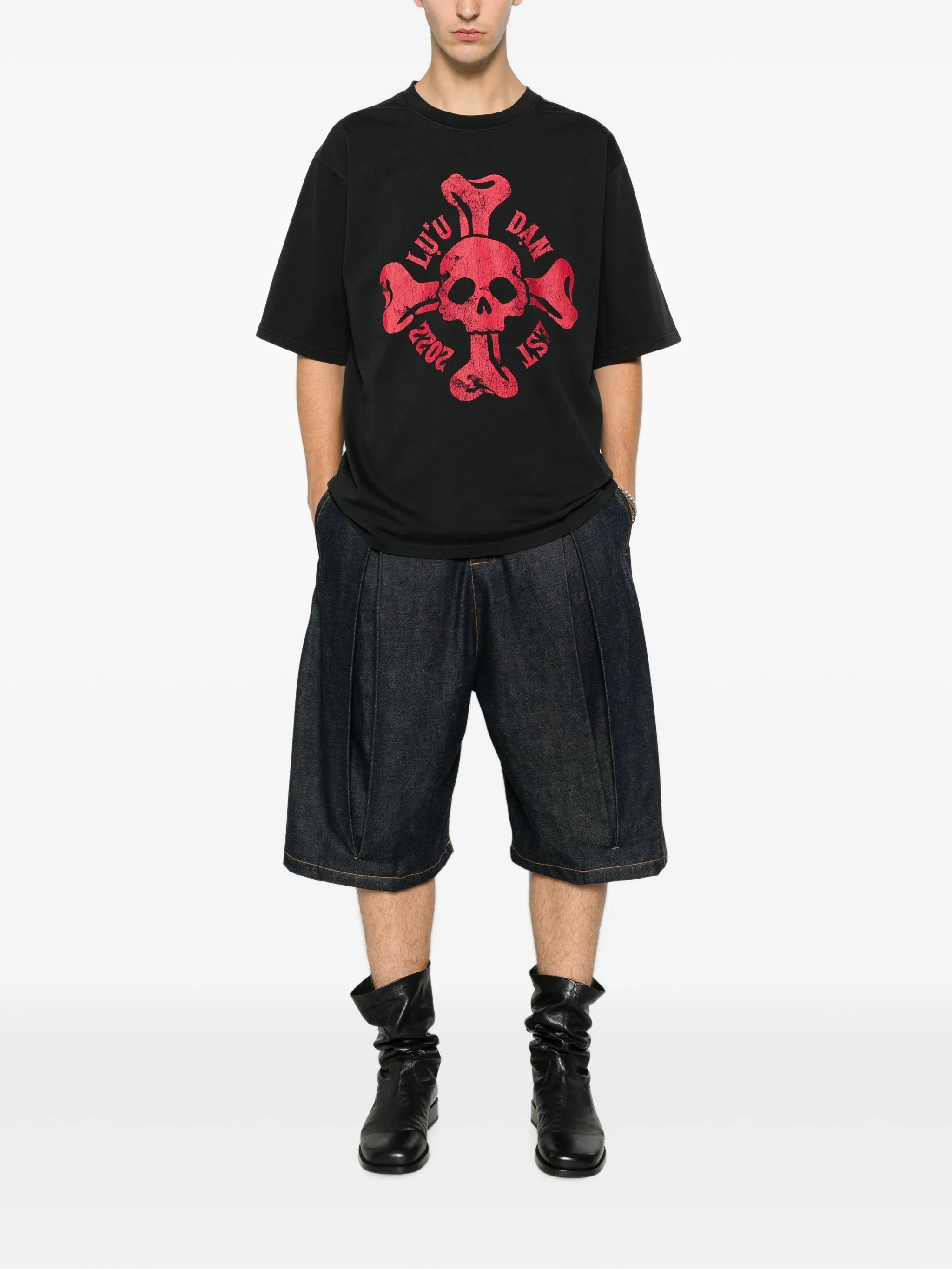 skull-print T-shirt