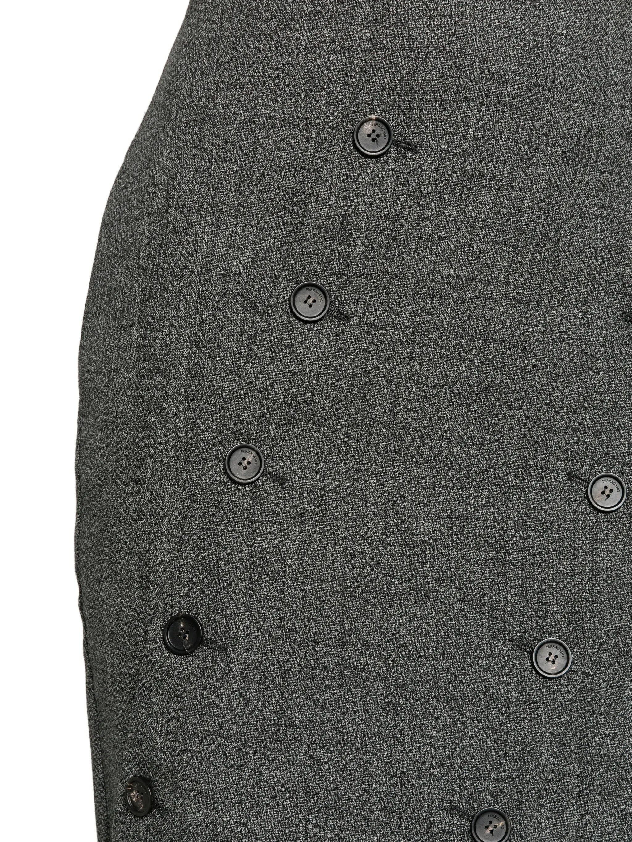 straight-cut skirt with button detail