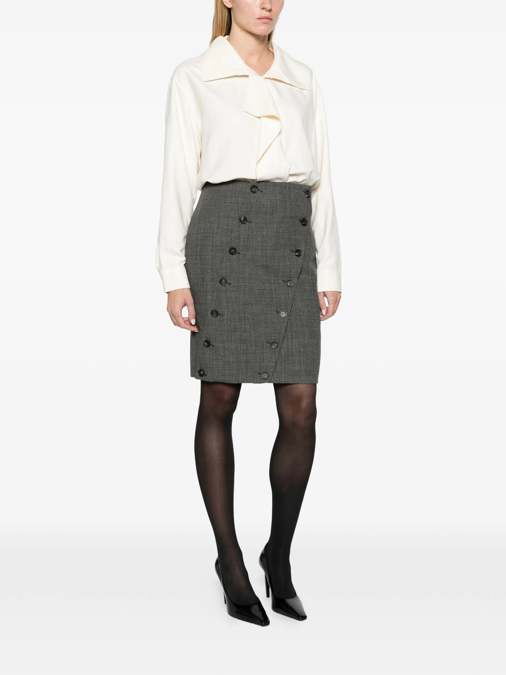 straight-cut skirt with button detail