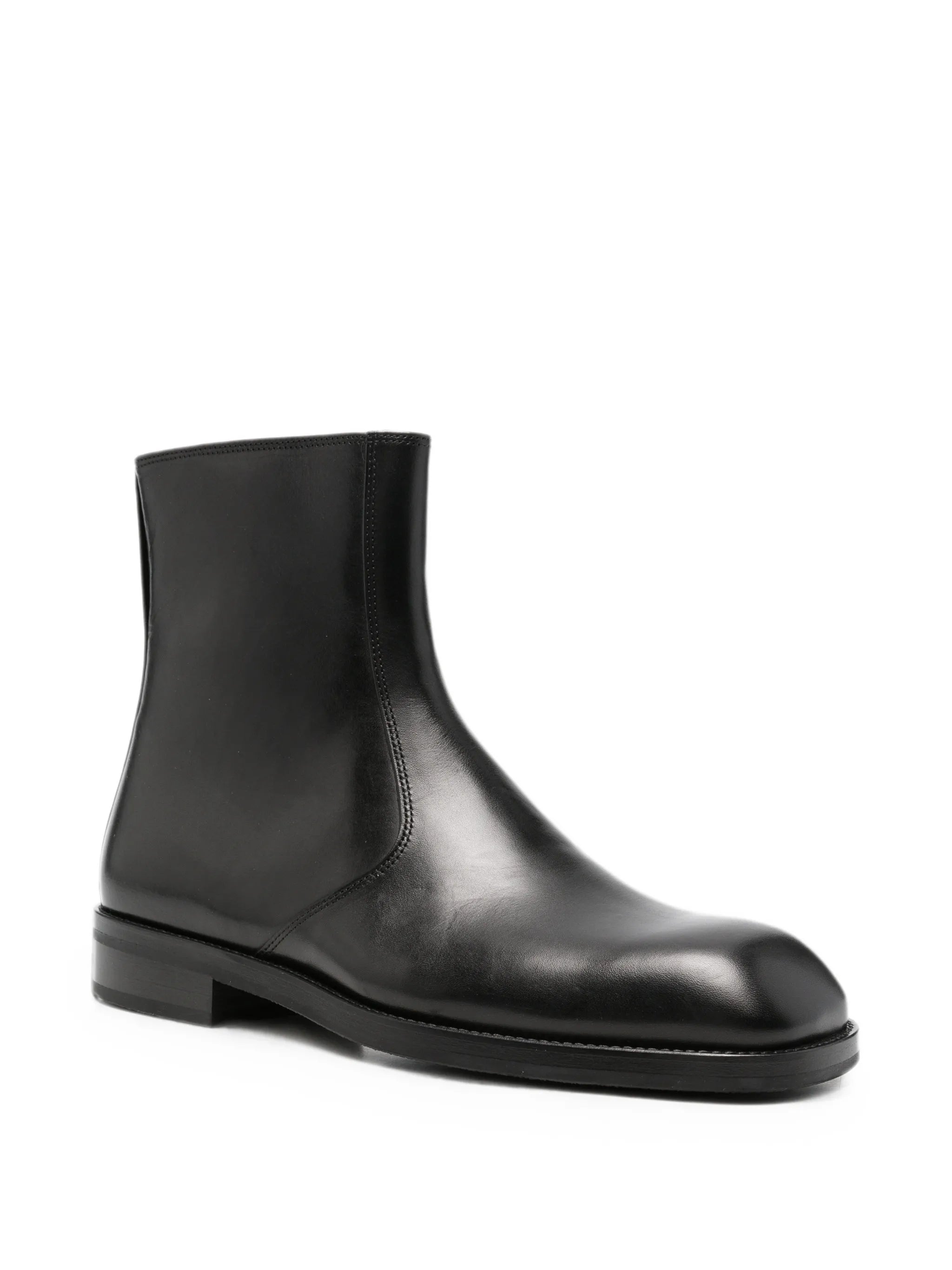 zipped ankle boots in shiny leather