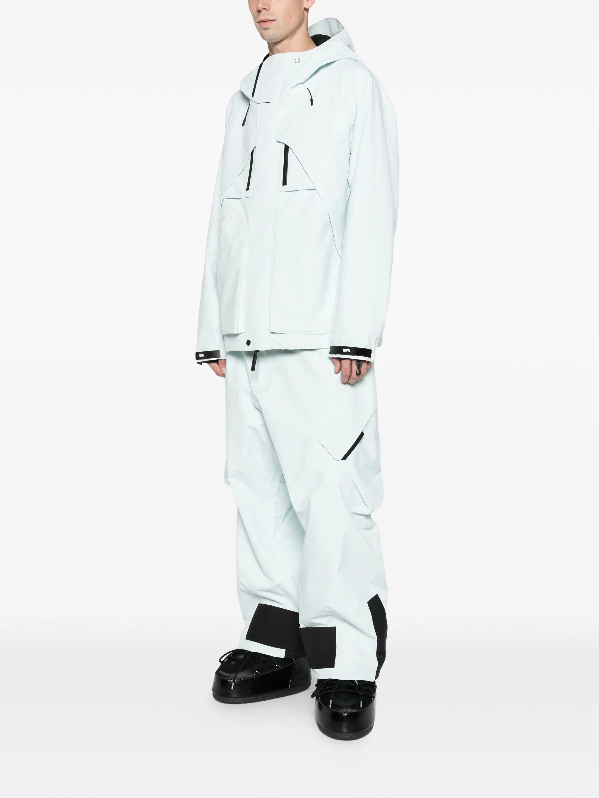 Catalyst OS shell cargo pants frost