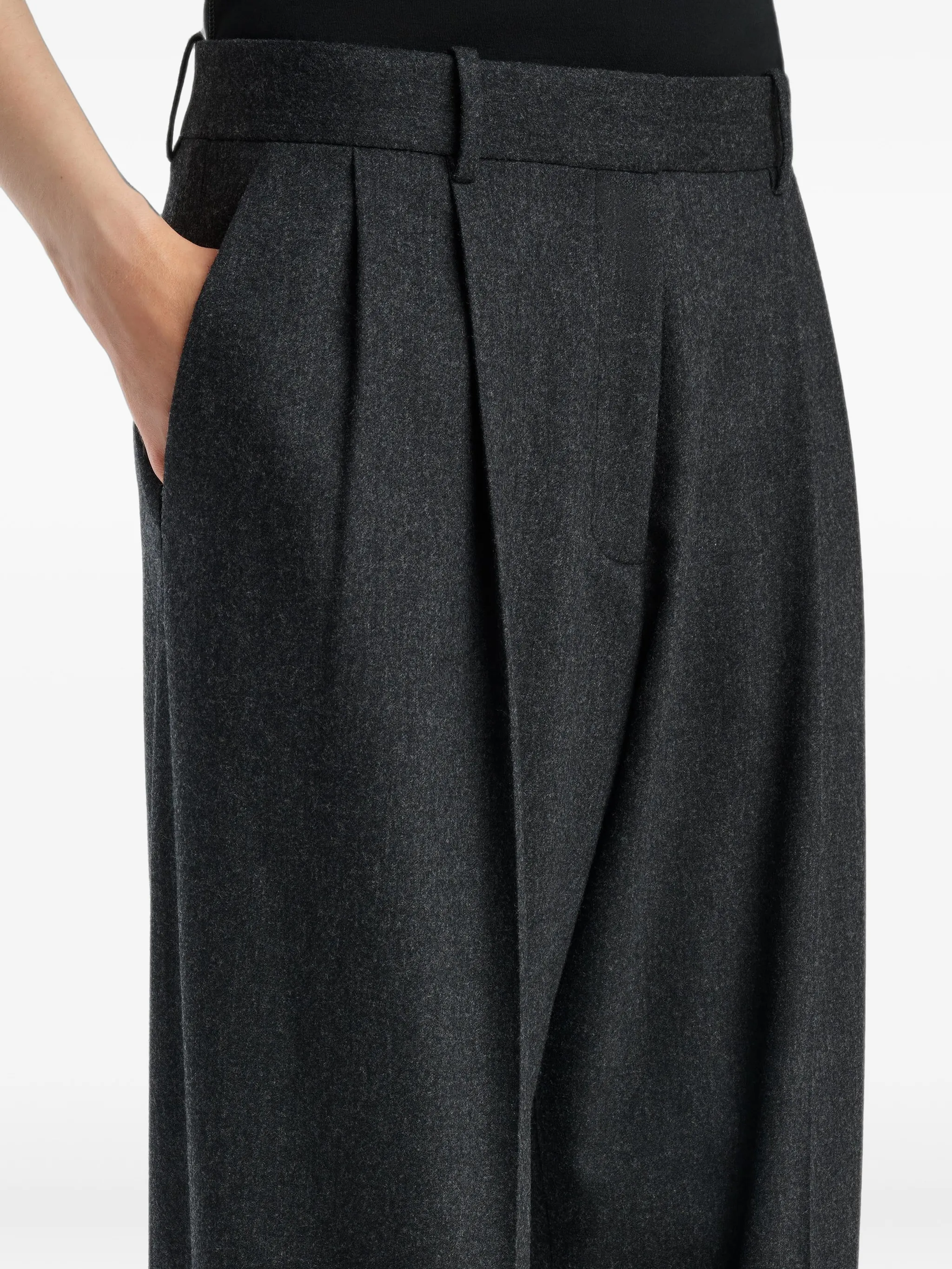 pleated wide-leg trousers
