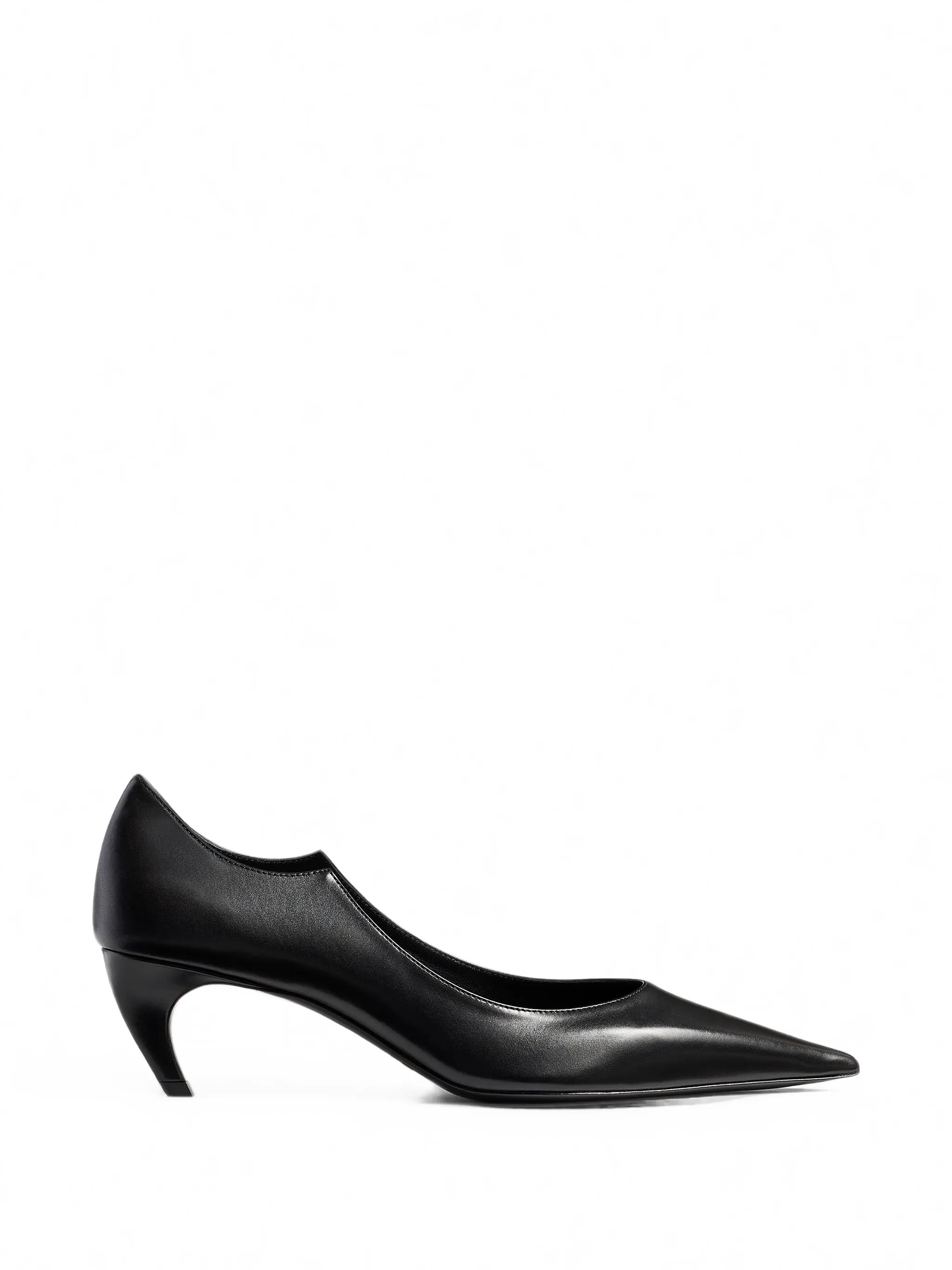 Valerie low pumps