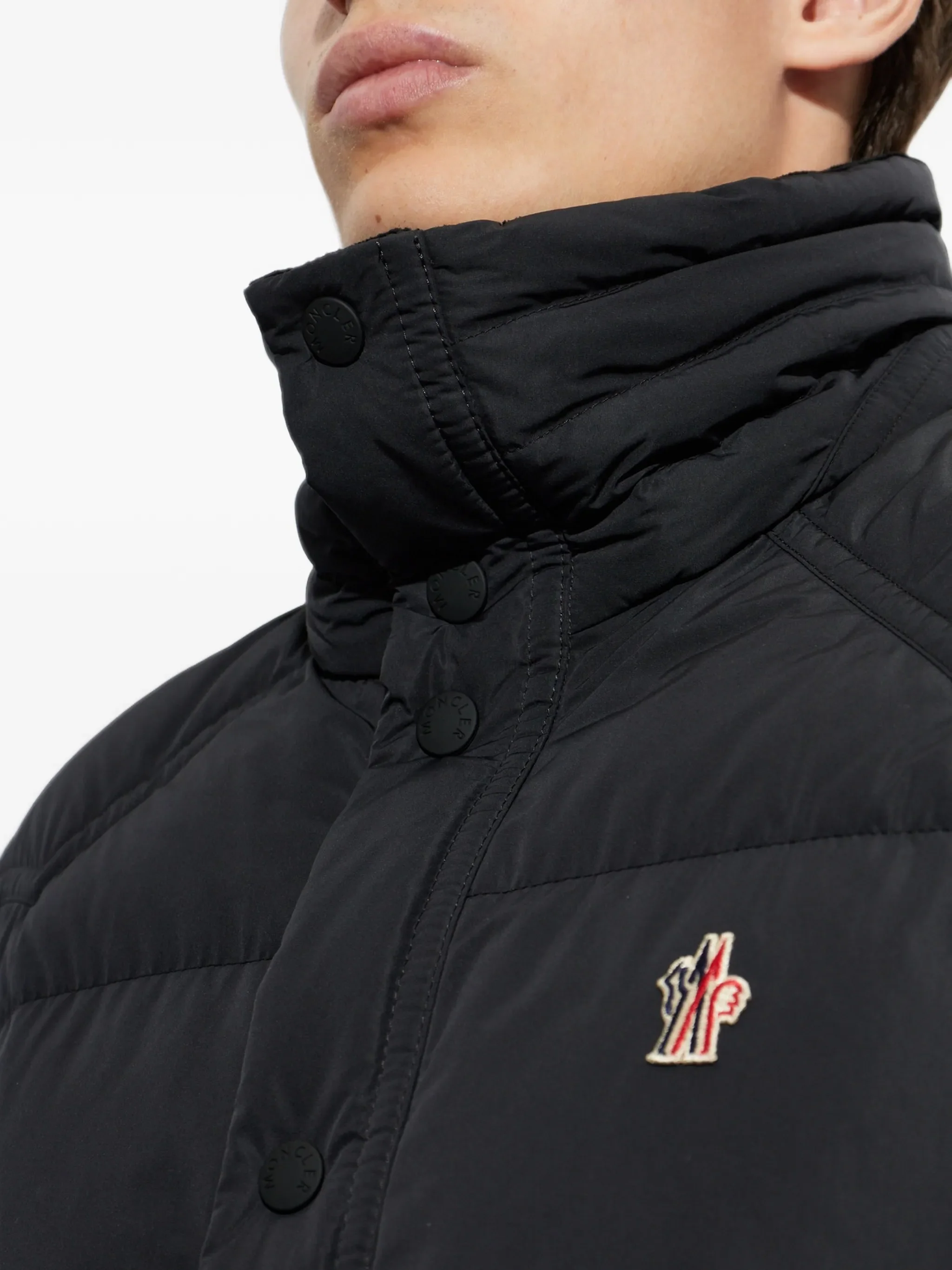 quilted logo-patch gilet
