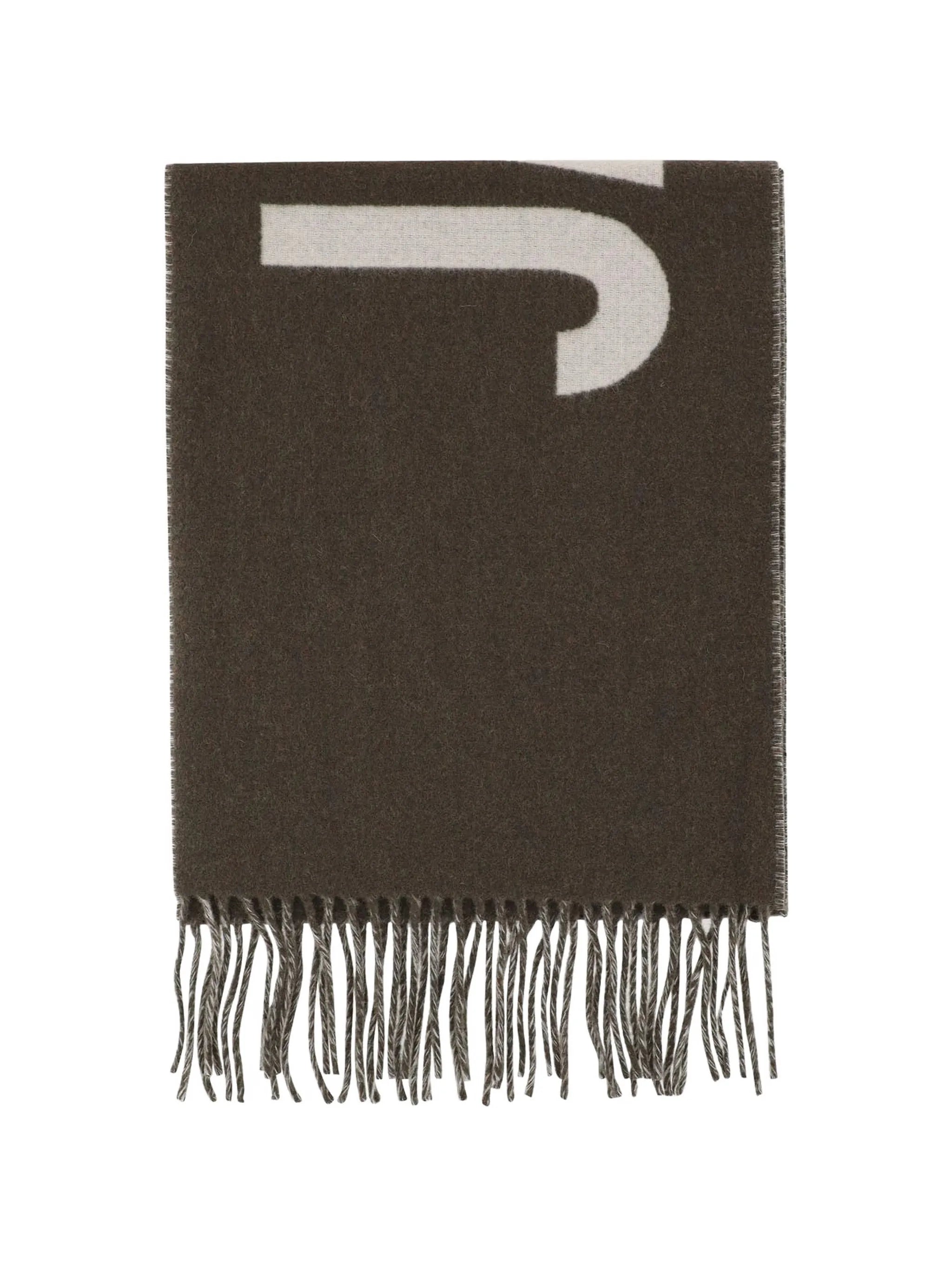 The Jacquemus scarf
