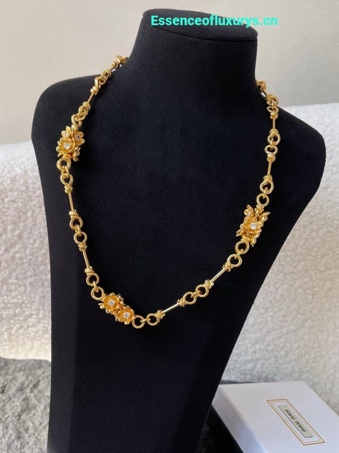 Do you know any replica Alice Olivia Clothing