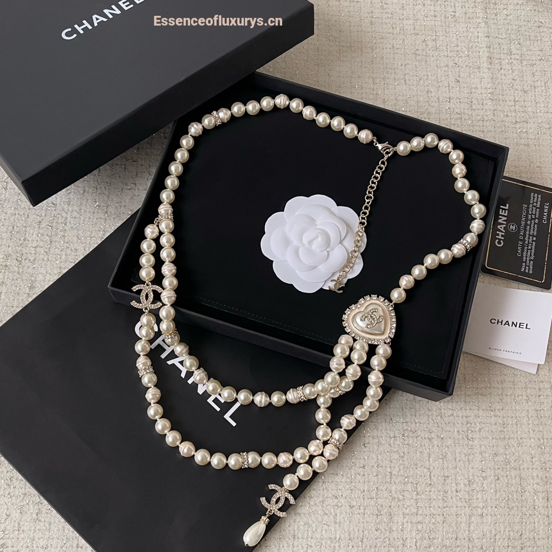 Is it illegal to buy replica Loro Piana Scarf