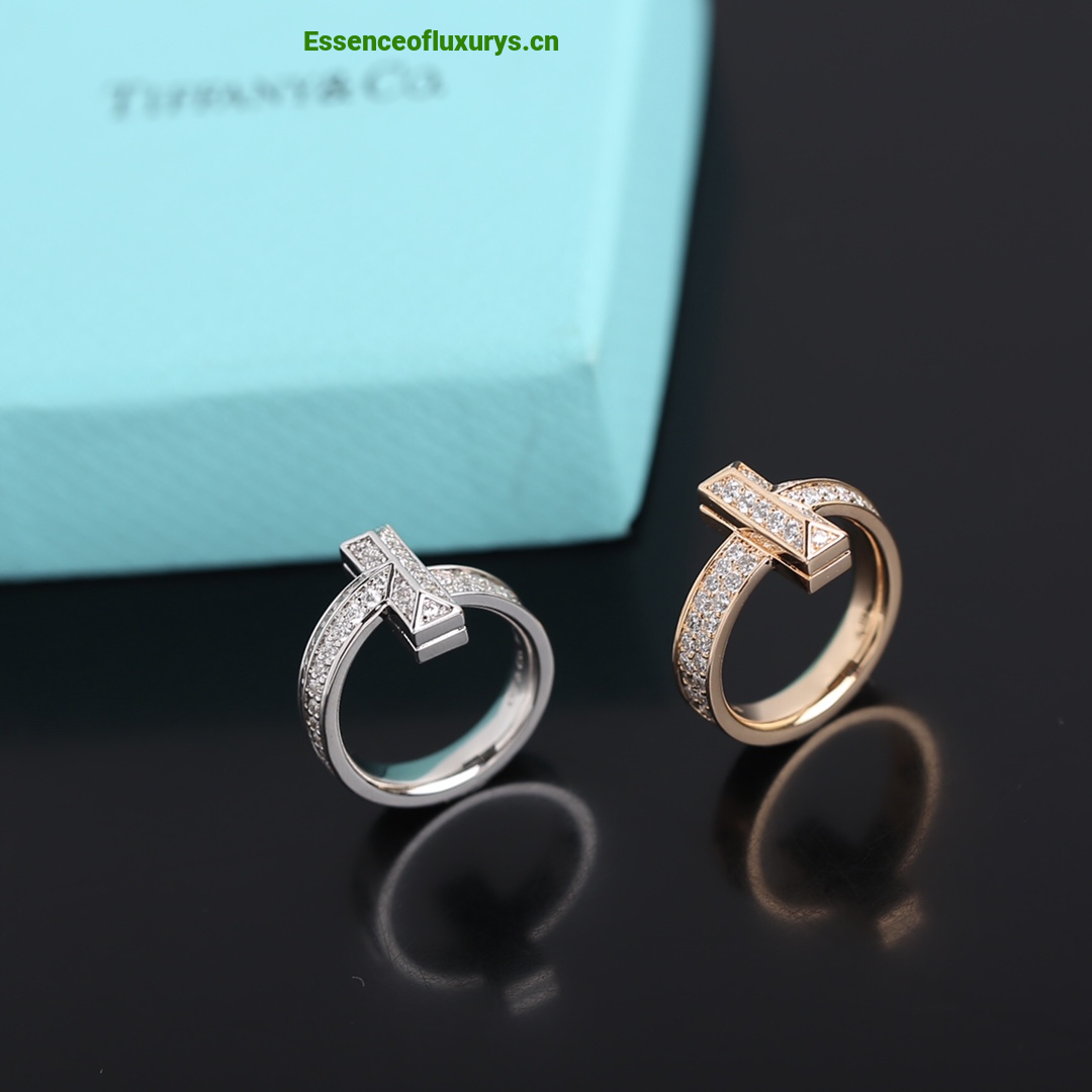 Who manufactures replica Off White Handbags