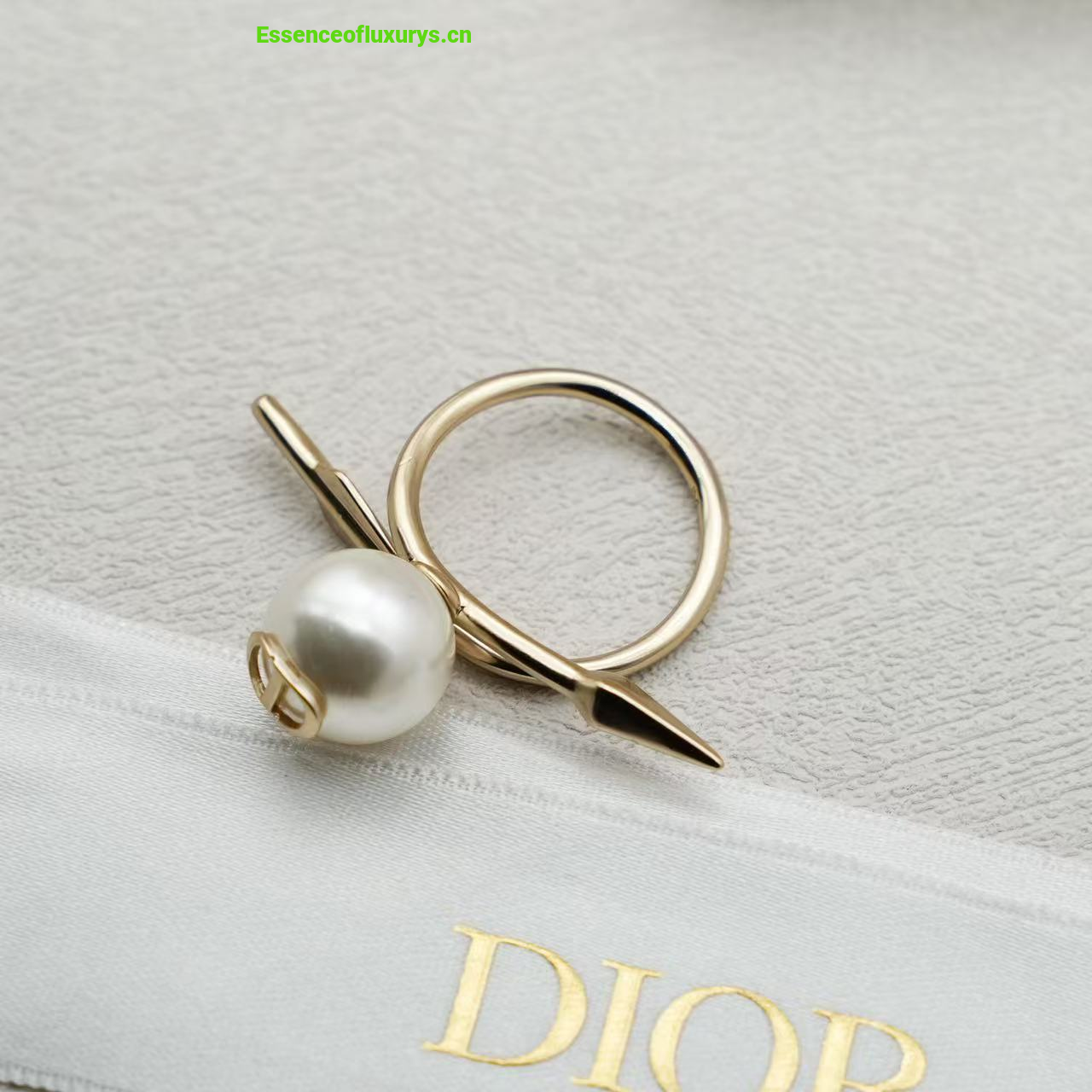 Is it better to buy Replica Chanel Headband