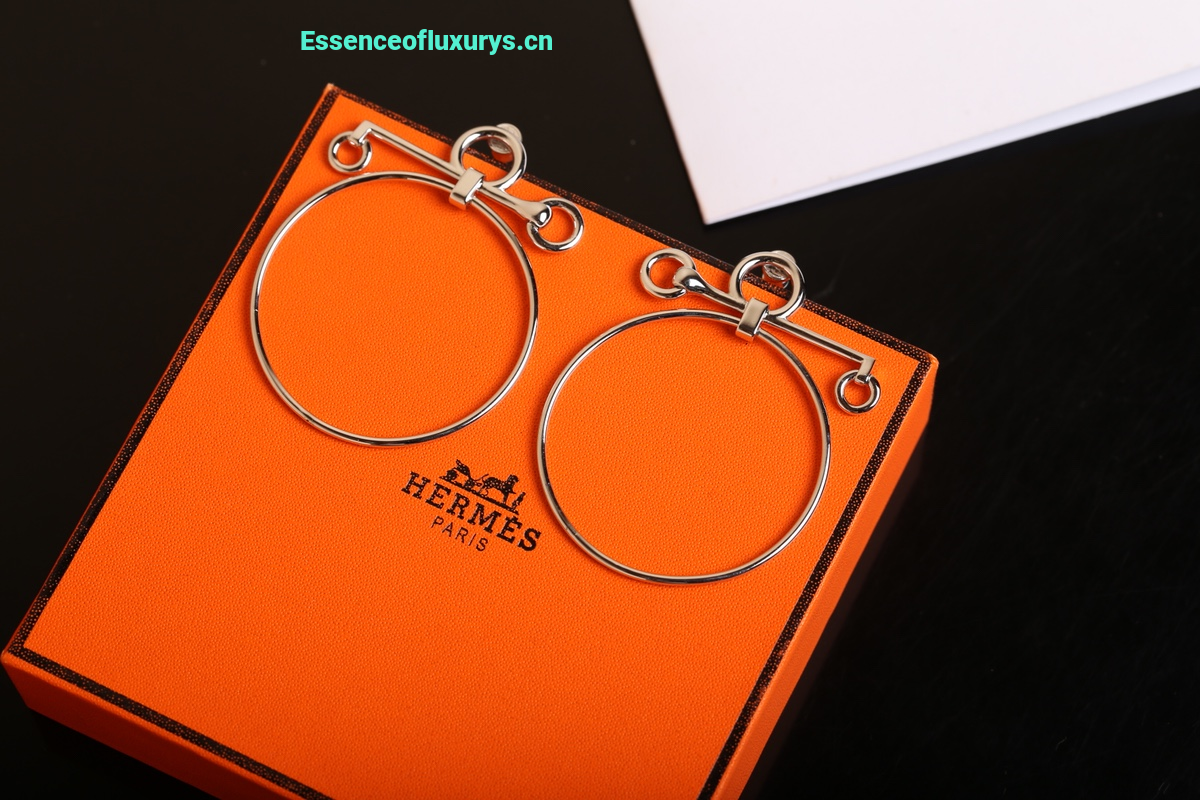 How do I find sites that sell replica Calvin Klein Jewelry