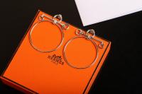 How do I find sites that sell replica Calvin Klein Jewelry